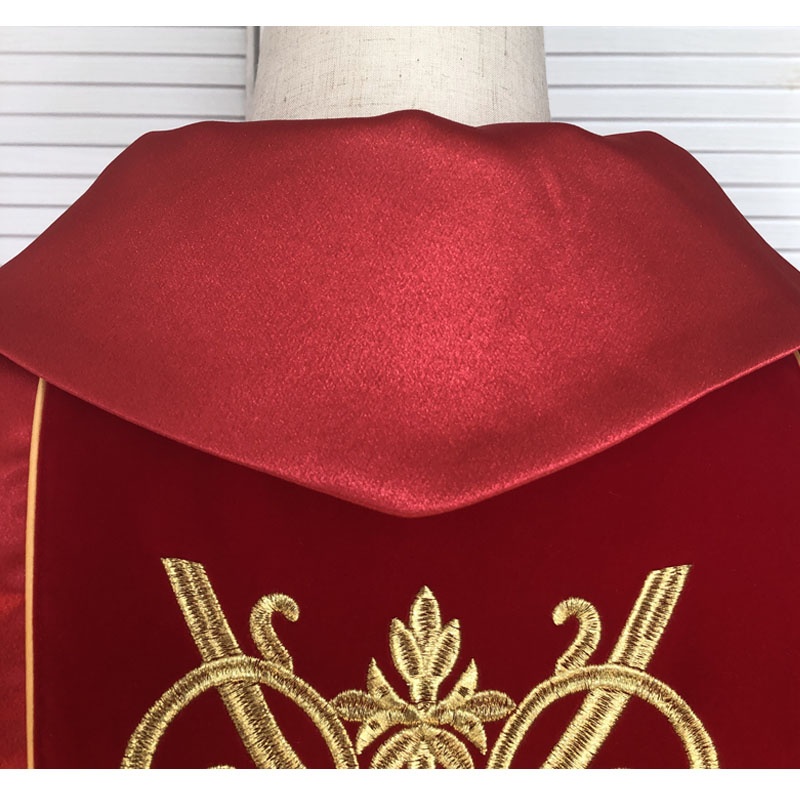 Red satin Chasuble Red satin Chasuble